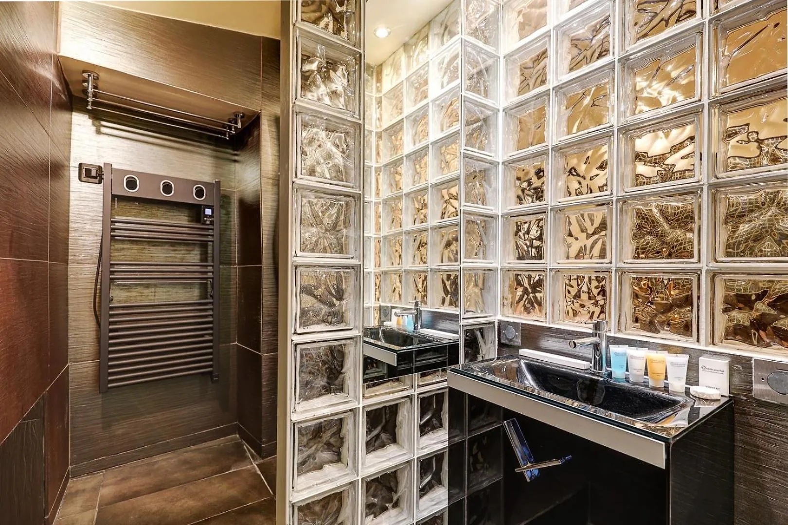 Bluestay 201 - Superb Apartment In Paris Rum i privatbostad